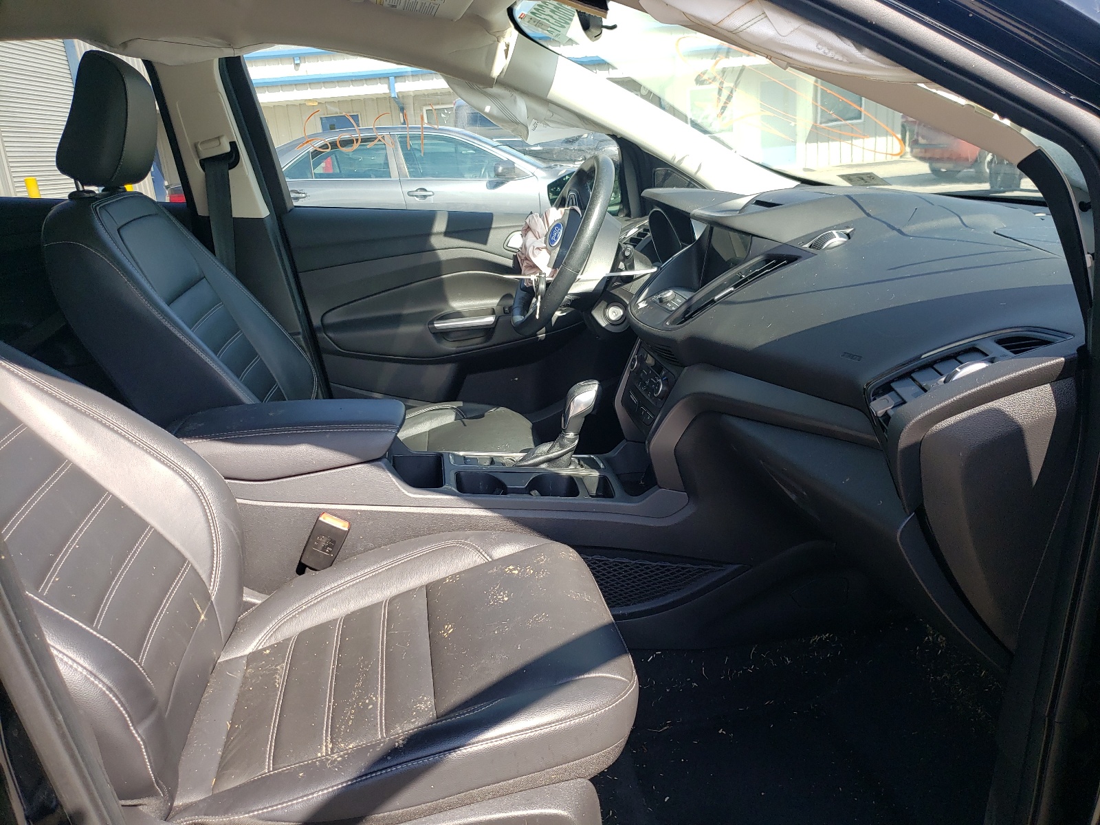 Photo 5 from auction – 2018 FORD ESCAPE SEL with VIN 1FMCU9HD5JUA98560