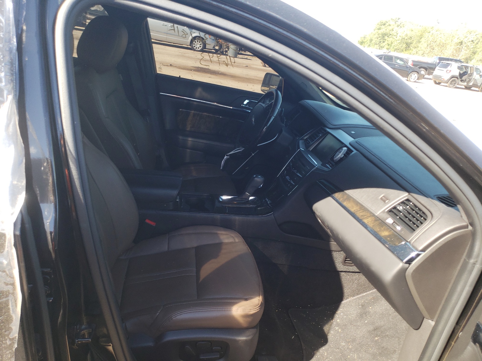Photo 5 from auction – 2014 LINCOLN MKS with VIN 1LNHL9DK0EG605608