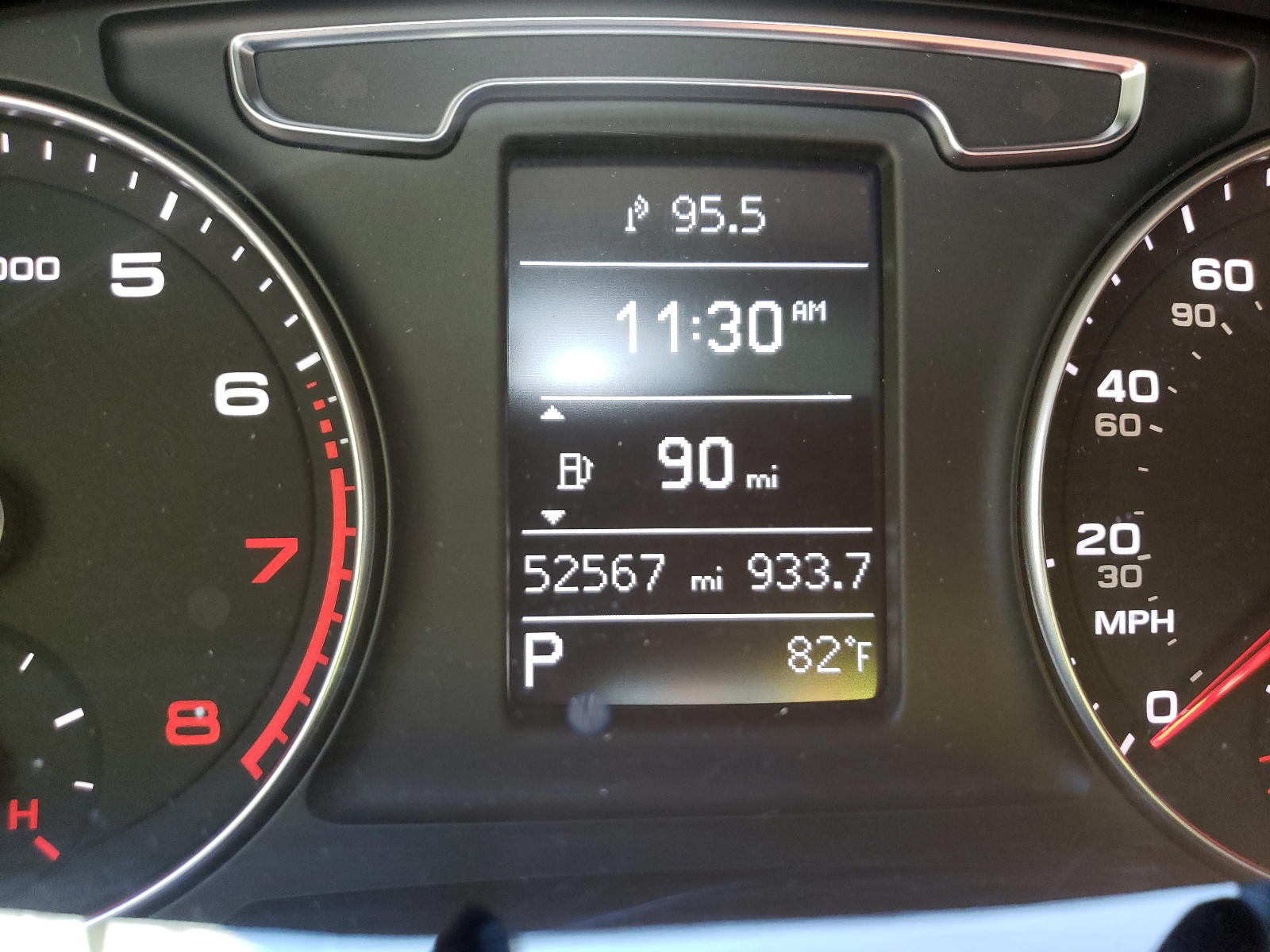 Photo 8 from auction – 2016 AUDI Q3 PREMIUM with VIN WA1BFCFS5GR019726