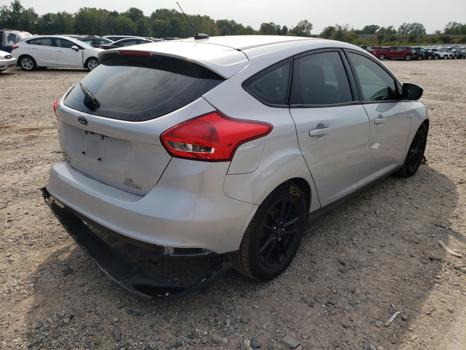 Photo 4 from auction – 2016 FORD FOCUS SE with VIN 1FADP3K23GL316505