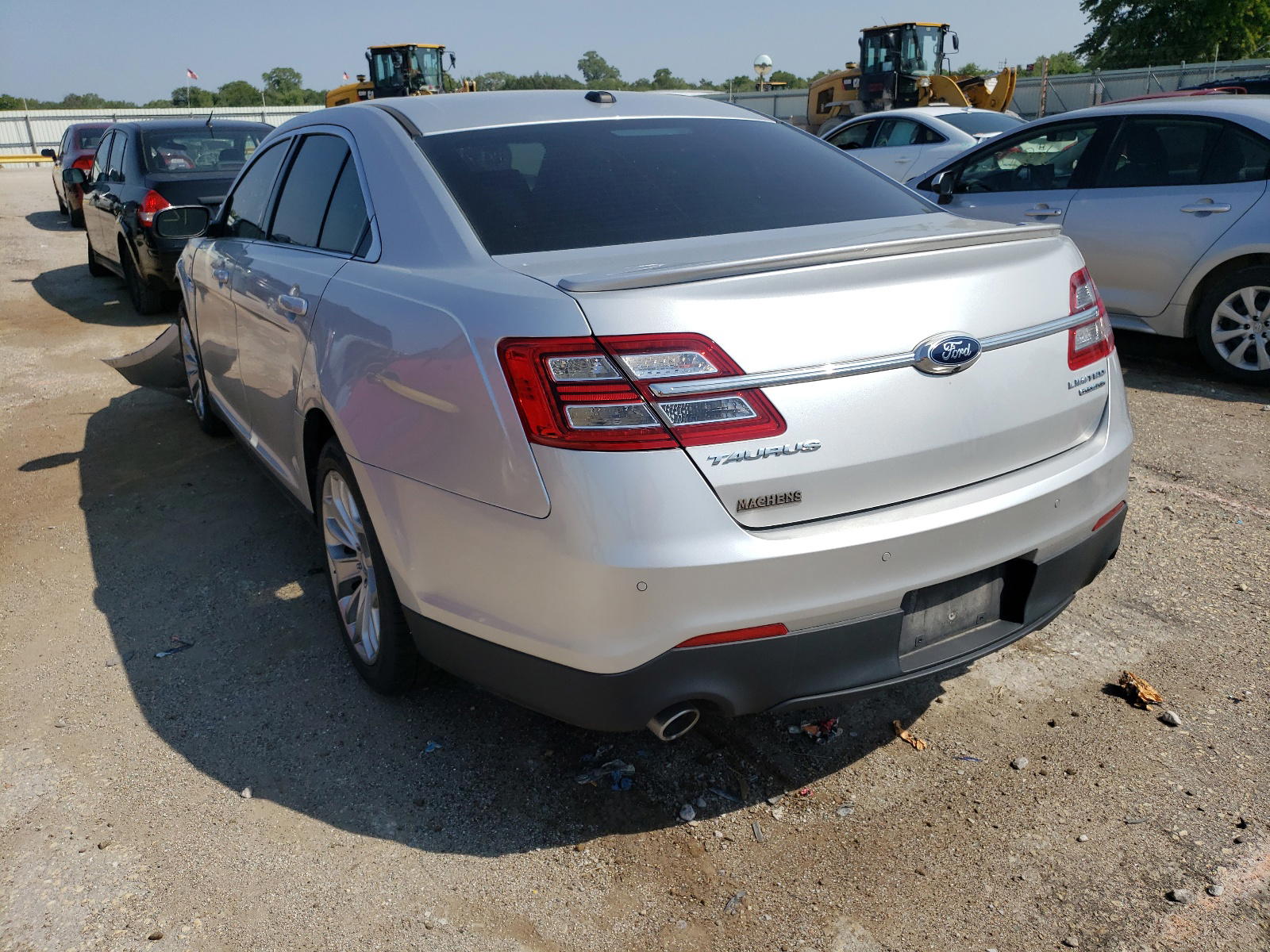Photo 3 from auction – 2013 FORD TAURUS LIM with VIN 1FAHP2F88DG175090