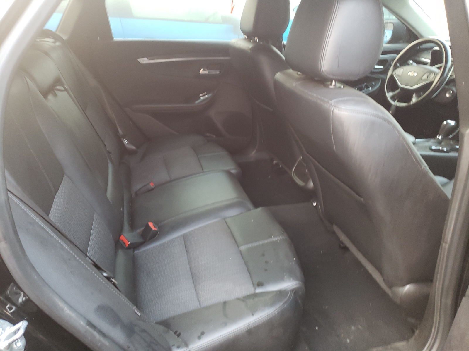 Photo 6 from auction – 2017 CHEVROLET IMPALA LT with VIN 2G1105S3XH9156050