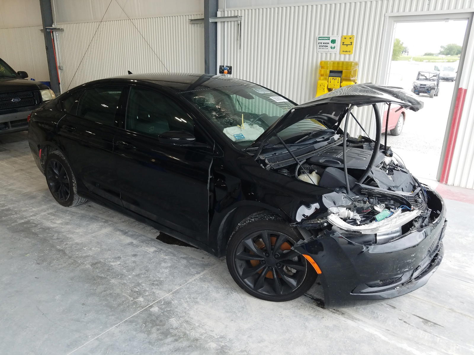 CHRYSLER 200 S 2015 with VIN 1C3CCCBG4FN597511 - Photo from auction
