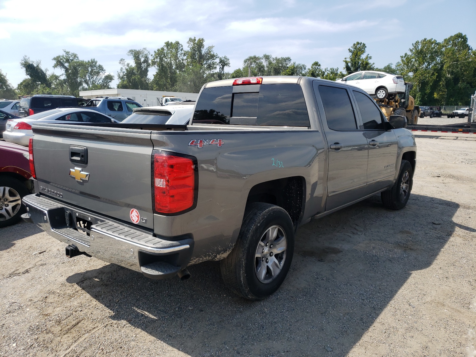 Photo 4 from auction – 2017 CHEVROLET SILVERADO with VIN 3GCUKREC2HG236031