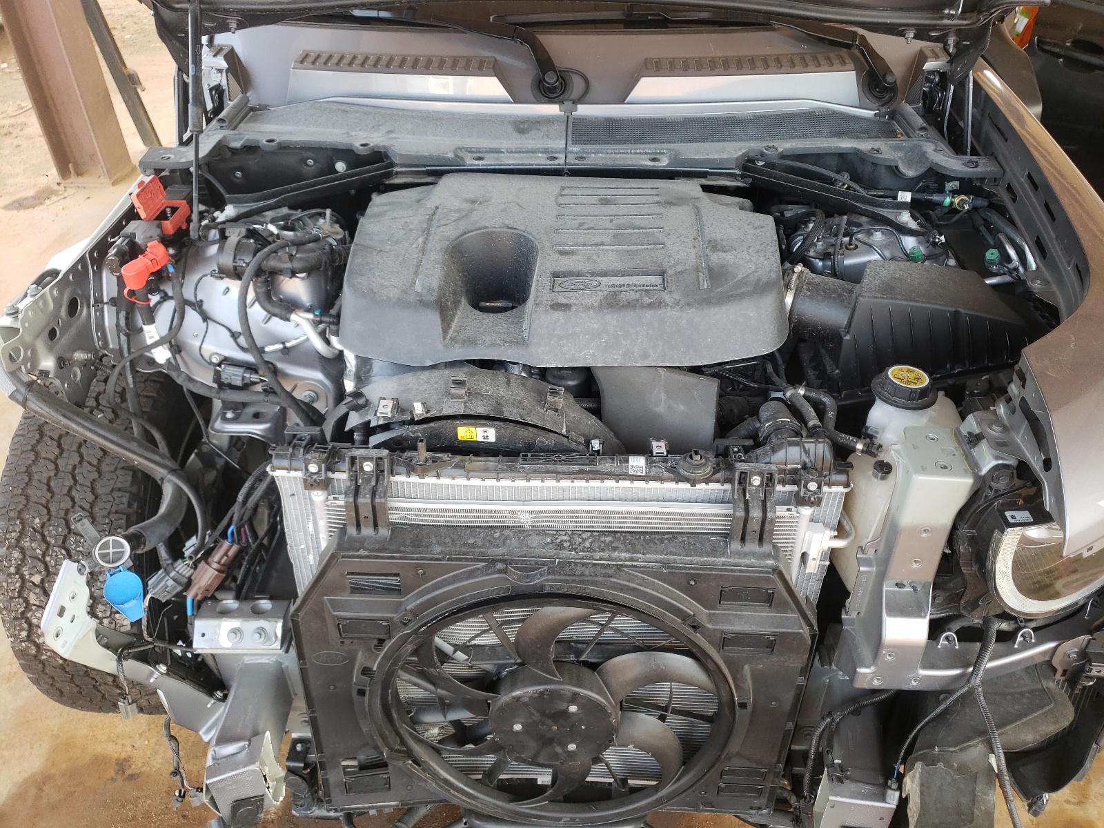 Photo 7 from auction – 2020 LAND ROVER DEFENDER 1 with VIN SALEP7EU1L2020698