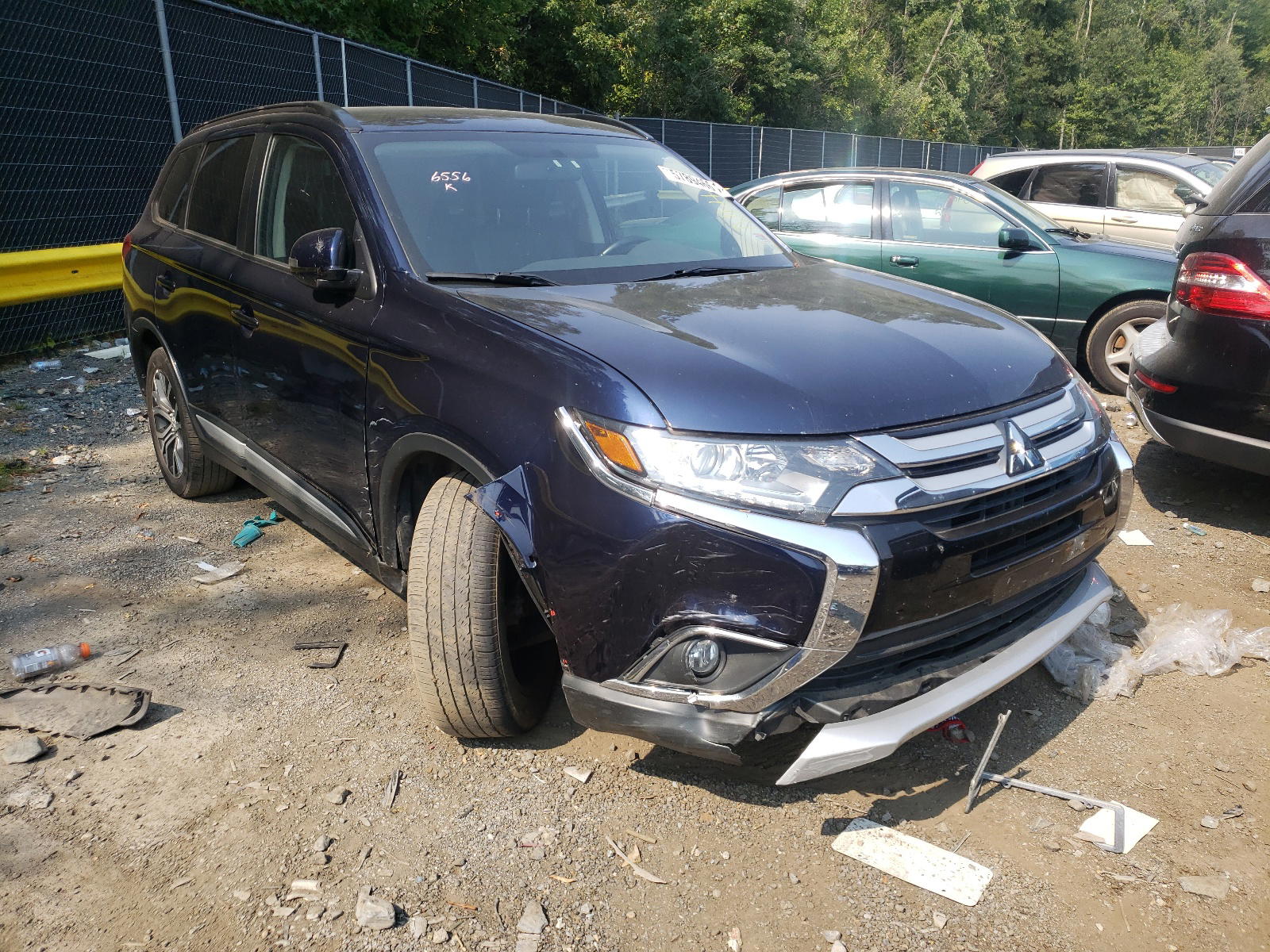 MITSUBISHI OUTLANDER 2016 with VIN JA4AZ3A34GZ064465 - Photo from auction