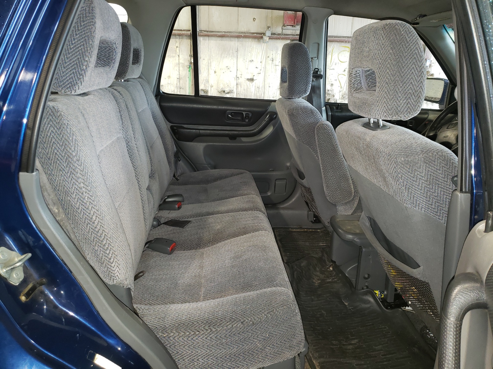 Photo 6 from auction – 1998 HONDA CR-V EX with VIN JHLRD1865WC035511