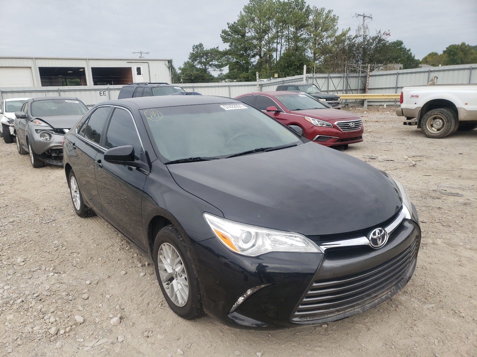 TOYOTA CAMRY LE 2017 with VIN 4T1BF1FK8HU663886 - Photo from auction