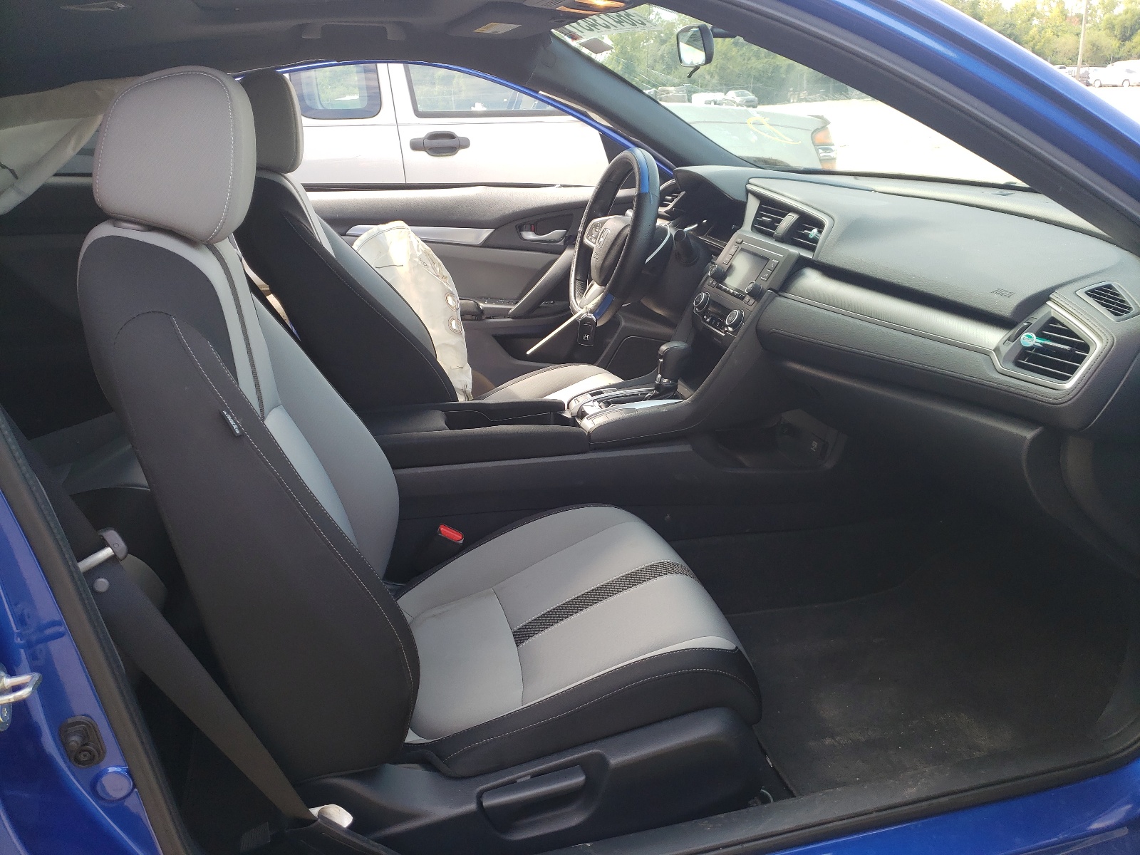 Photo 5 from auction – 2017 HONDA CIVIC LX with VIN 2HGFC4B00HH301401