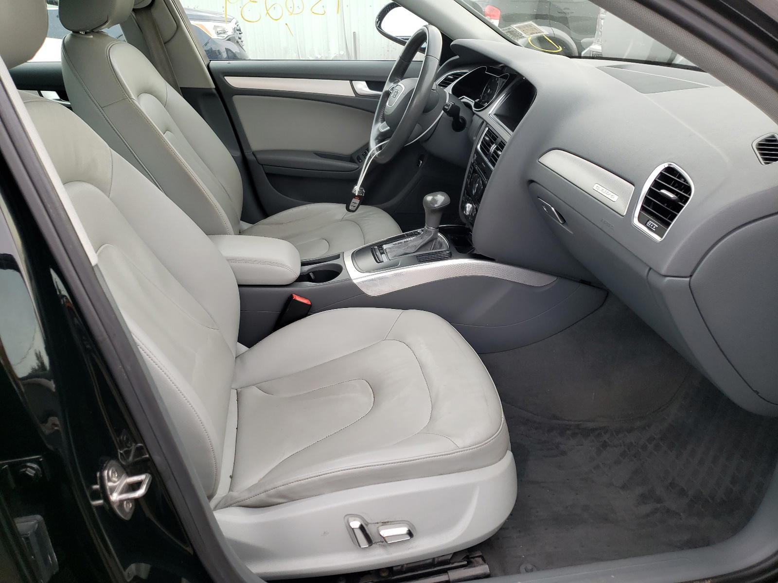 Photo 5 from auction – 2013 AUDI A4 PREMIUM with VIN WAUBFAFL8DN012014