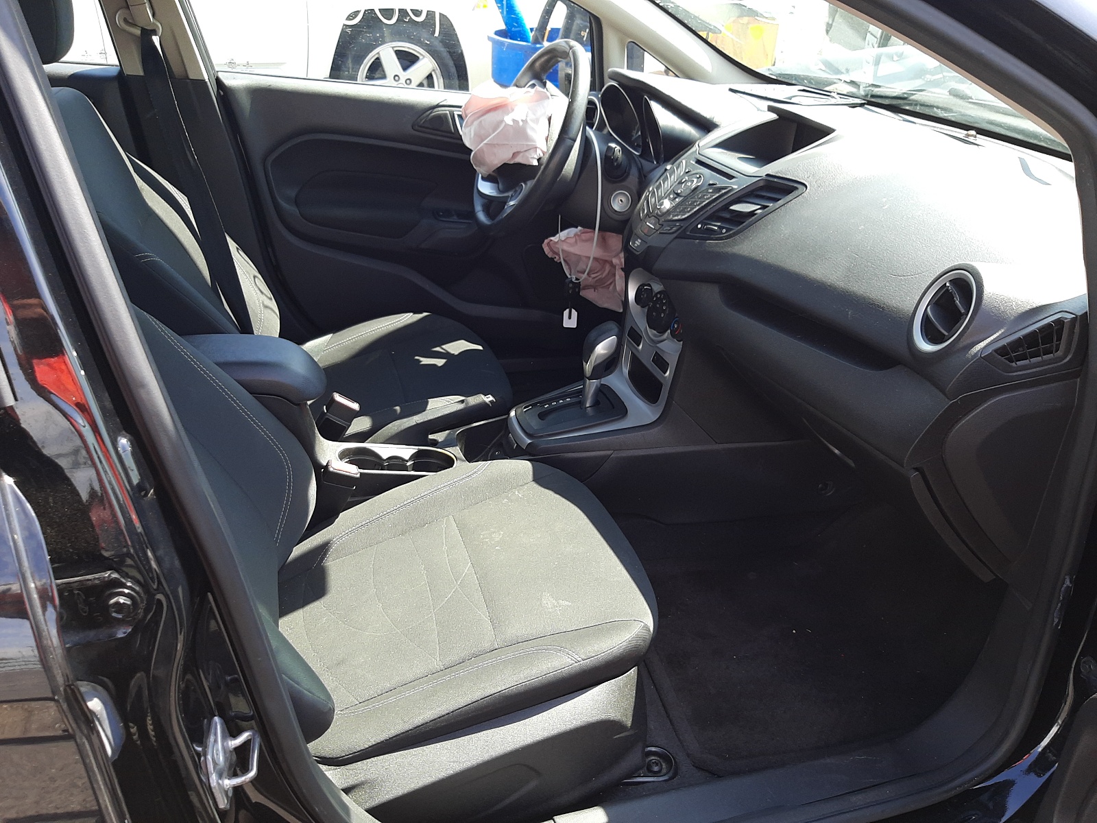 Photo 5 from auction – 2016 FORD FIESTA SE with VIN 3FADP4BJ1GM157169