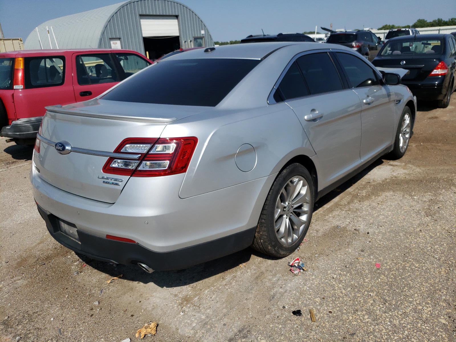 Photo 4 from auction – 2013 FORD TAURUS LIM with VIN 1FAHP2F88DG175090