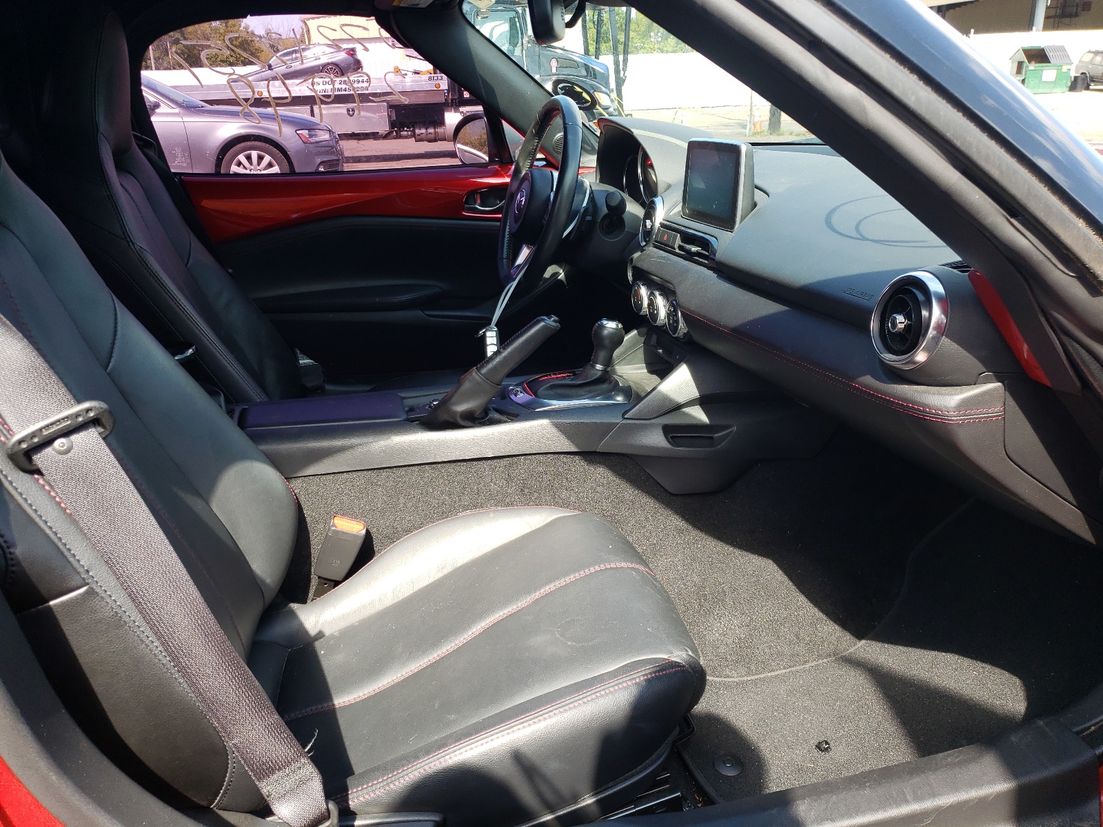 Photo 5 from auction – 2016 MAZDA MX-5 MIATA with VIN JM1NDAD7XG0108871