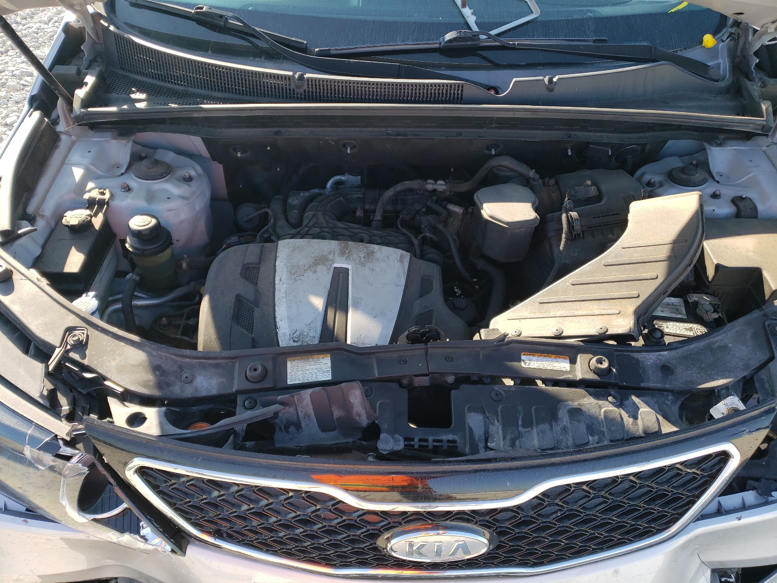 Photo 7 from auction – 2011 KIA SORENTO SX with VIN 5XYKWDA23BG172549