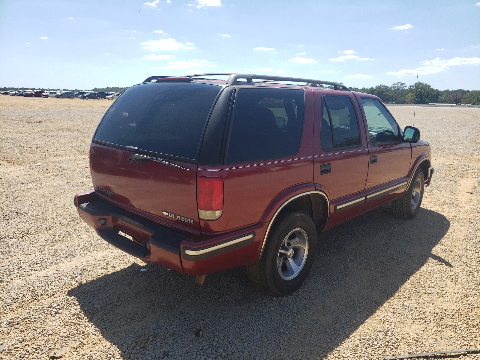 Photo 4 from auction – 1998 CHEVROLET BLAZER with VIN 1GNCS13WXWK131079