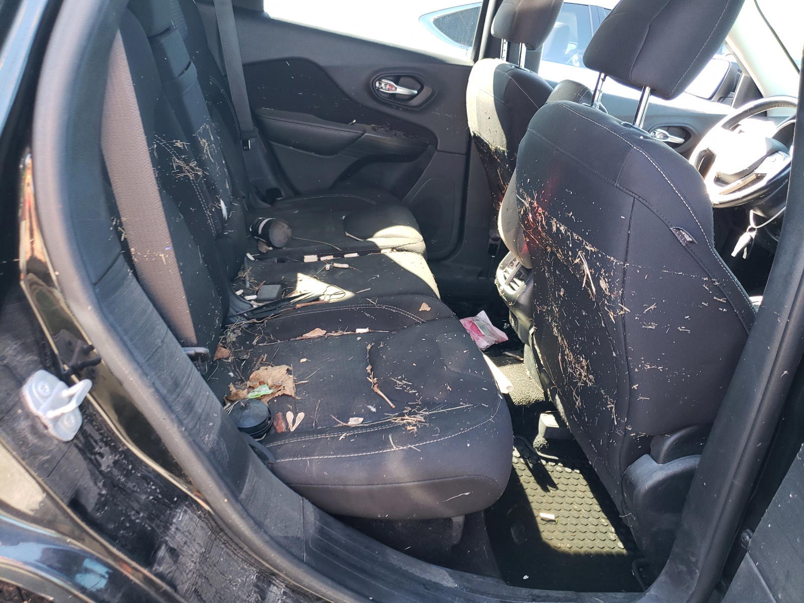 Photo 6 from auction – 2016 JEEP CHEROKEE L with VIN 1C4PJMCB3GW166455
