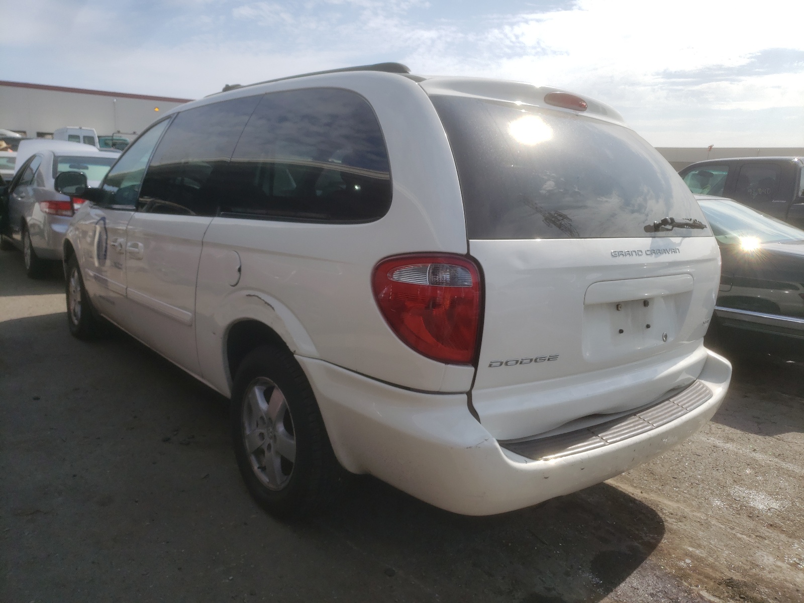 Photo 3 from auction – 2007 DODGE GRAND CARA with VIN 2D4GP44L57R244509
