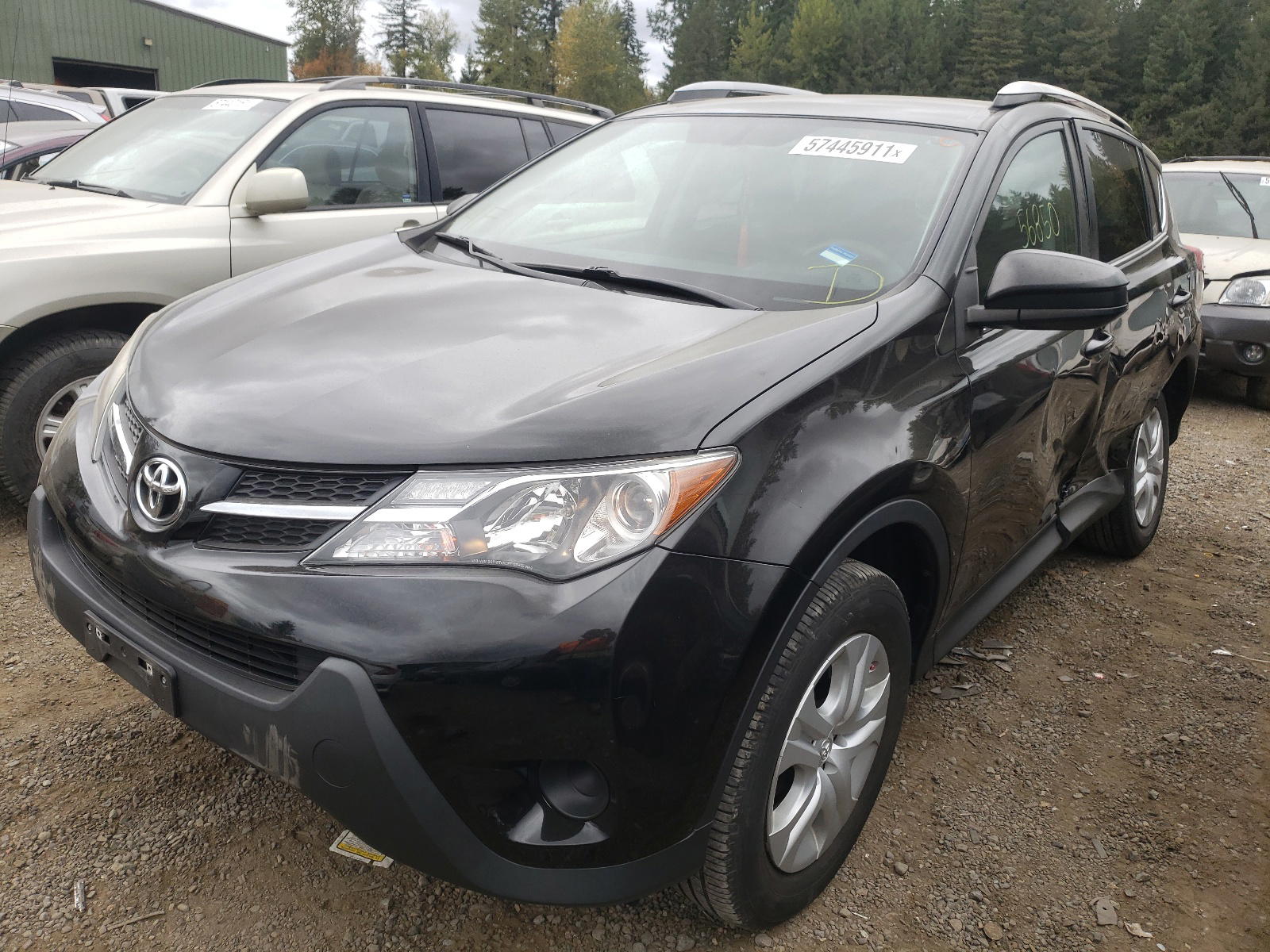 Photo 2 from auction – 2015 TOYOTA RAV4 LE with VIN 2T3BFREV2FW363761