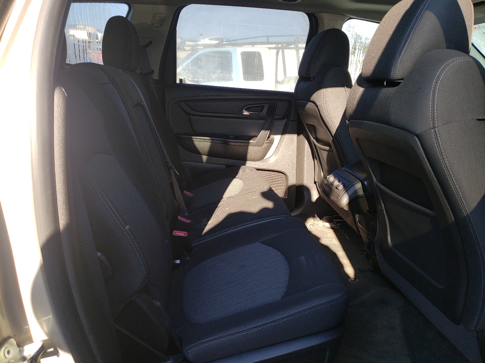 Photo 6 from auction – 2014 CHEVROLET TRAVERSE L with VIN 1GNKVGKD1EJ209890