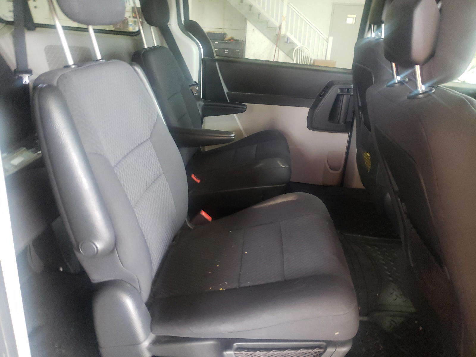 Photo 6 from auction – 2010 DODGE GRAND CARA with VIN 2D4RN5D11AR496851