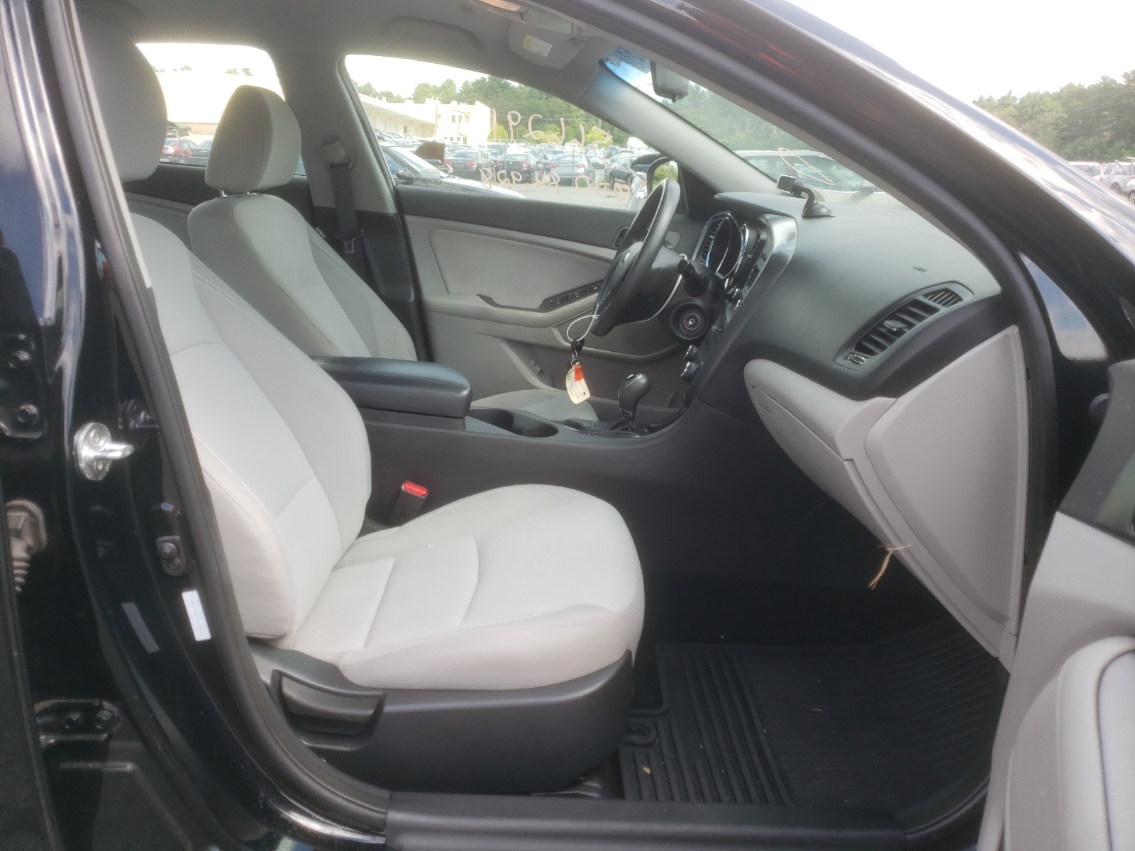 Photo 5 from auction – 2013 KIA OPTIMA LX with VIN 5XXGM4A77DG102258