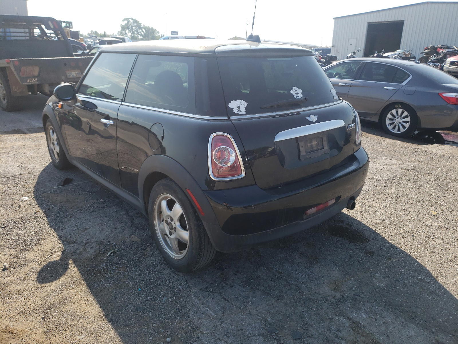Photo 3 from auction – 2011 MINI COOPER with VIN WMWSU3C52BT253759
