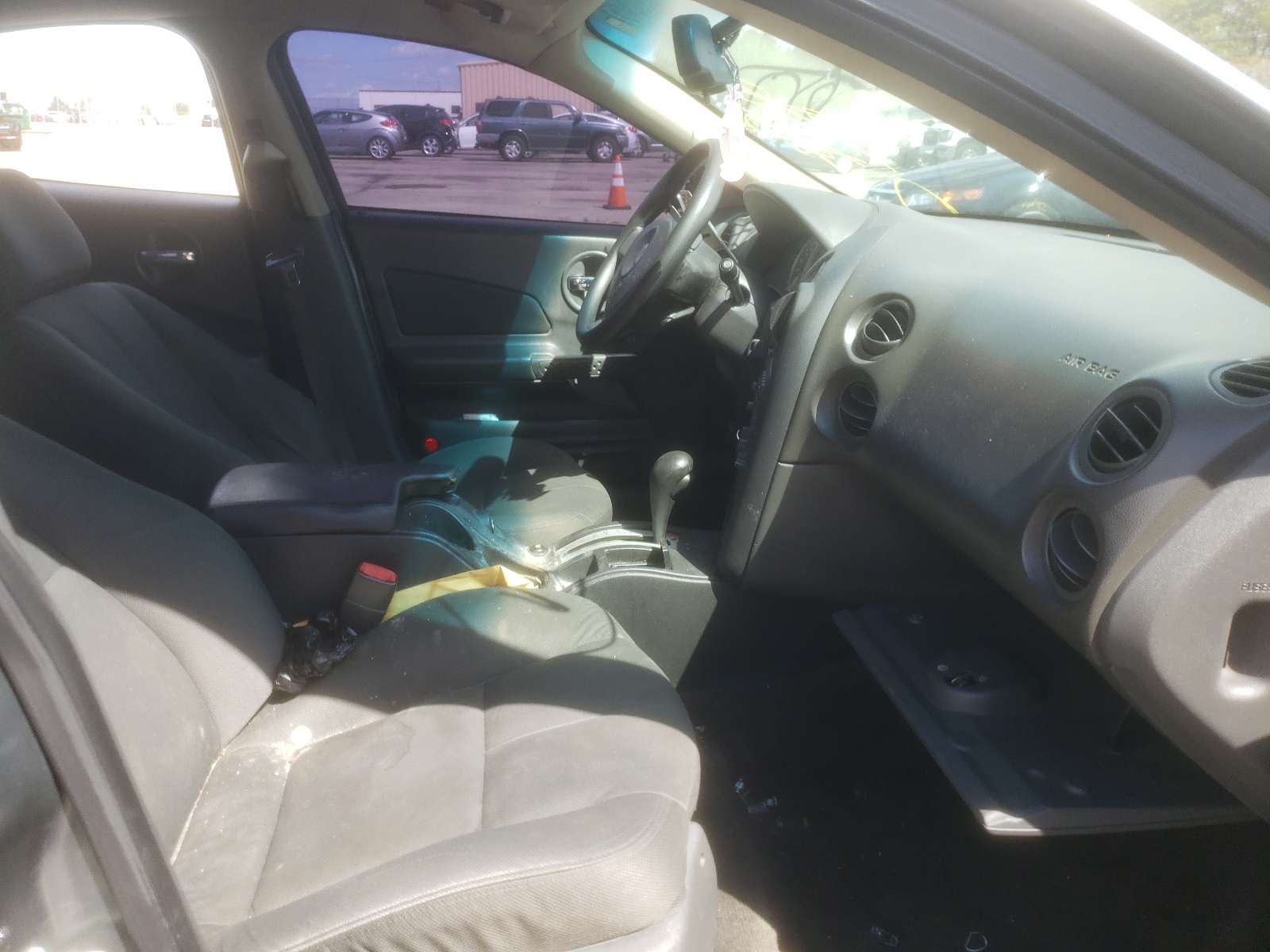 Photo 5 from auction – 2005 PONTIAC GRAND PRIX with VIN 2G2WP522051192733