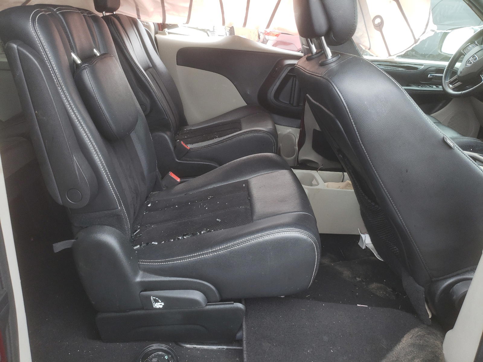 Photo 6 from auction – 2017 DODGE GRAND CARA with VIN 2C4RDGCGXHR859403