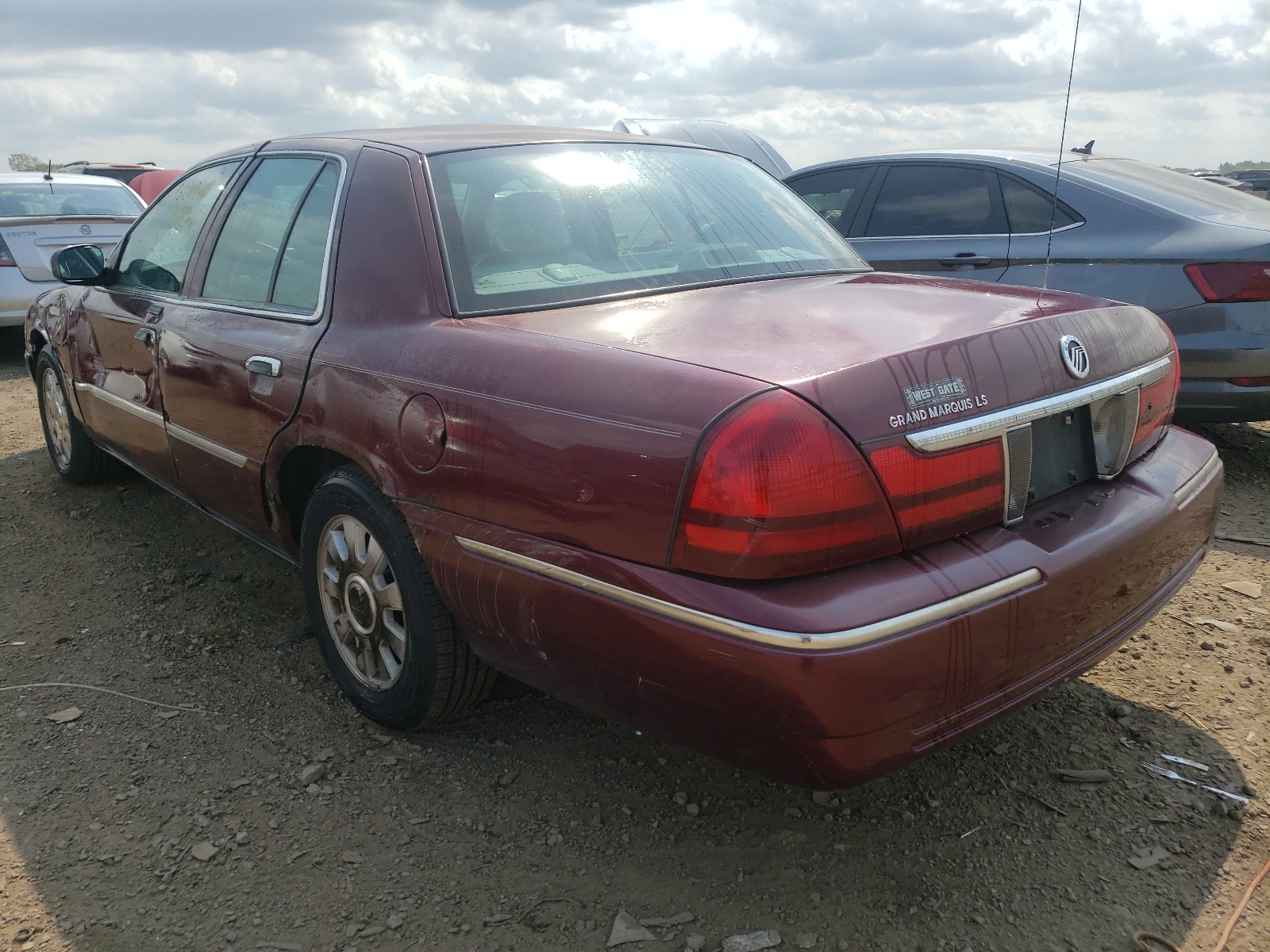 Photo 3 from auction – 2005 MERCURY GRAND MARQ with VIN 2MEFM75W35X609398