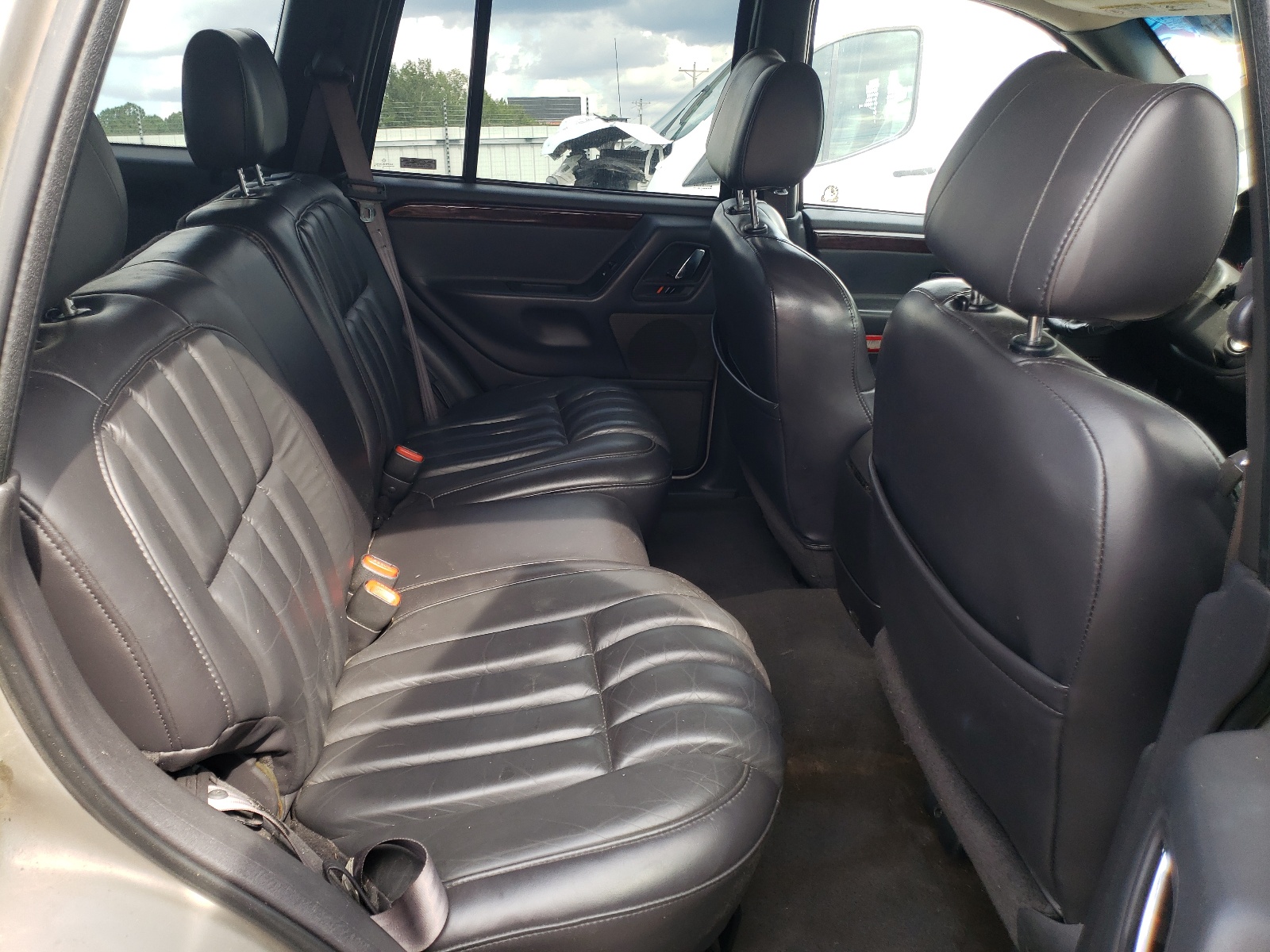 Photo 6 from auction – 2000 JEEP GRAND CHER with VIN 1J4G258N8YC360790