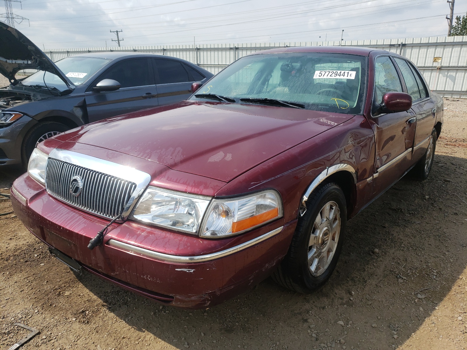 Photo 2 from auction – 2005 MERCURY GRAND MARQ with VIN 2MEFM75W35X609398