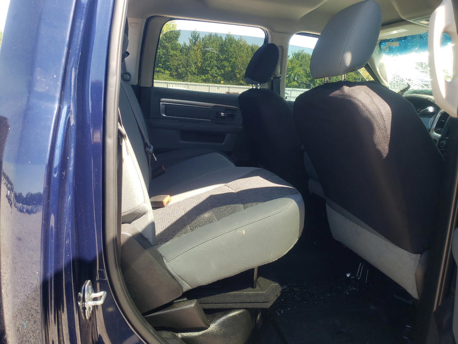 Photo 6 from auction – 2018 RAM 2500 SLT with VIN 3C6UR5DL5JG393569