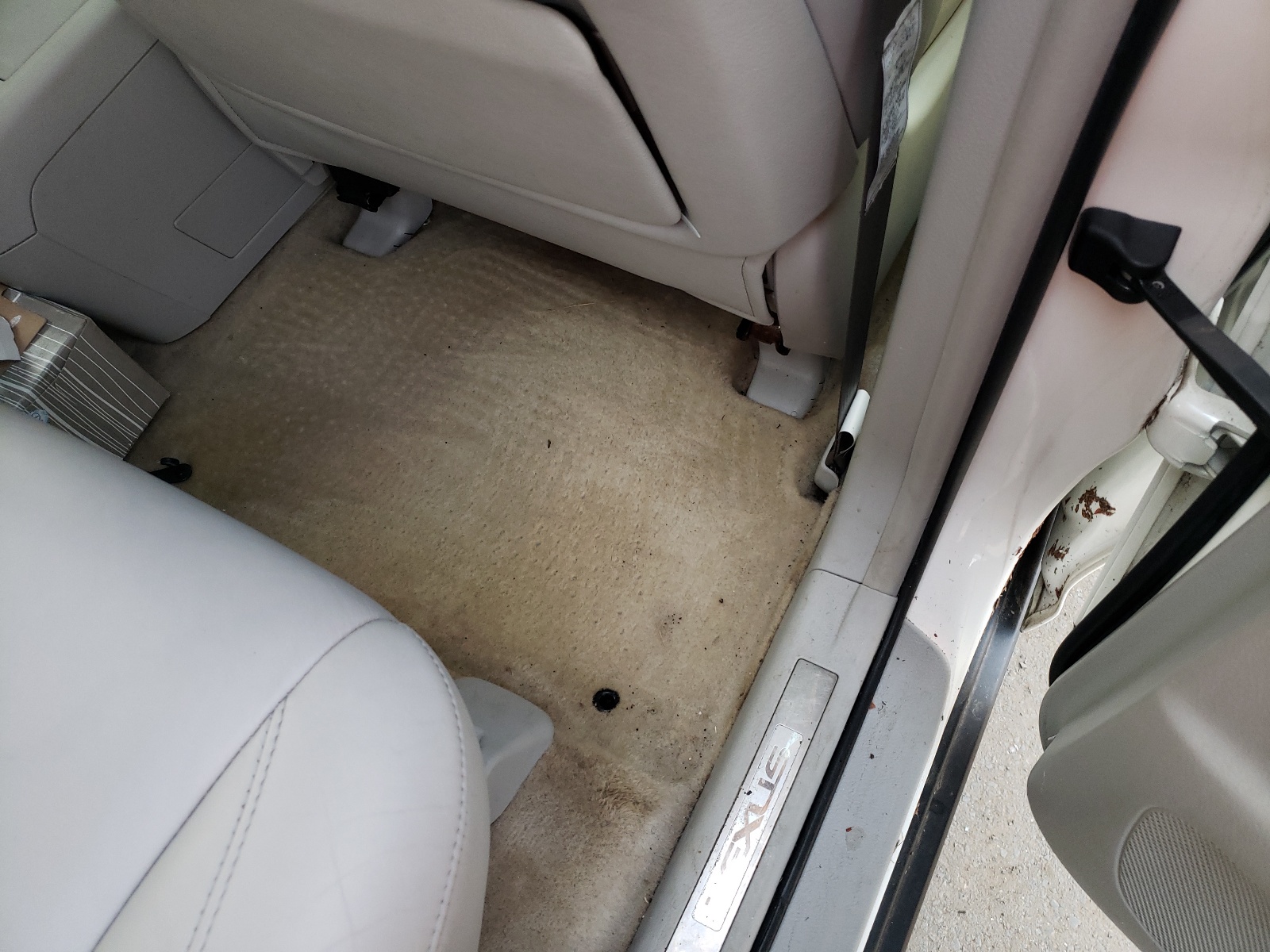 Photo 6 from auction – 2006 LEXUS RX 400 with VIN JTJHW31U160032272