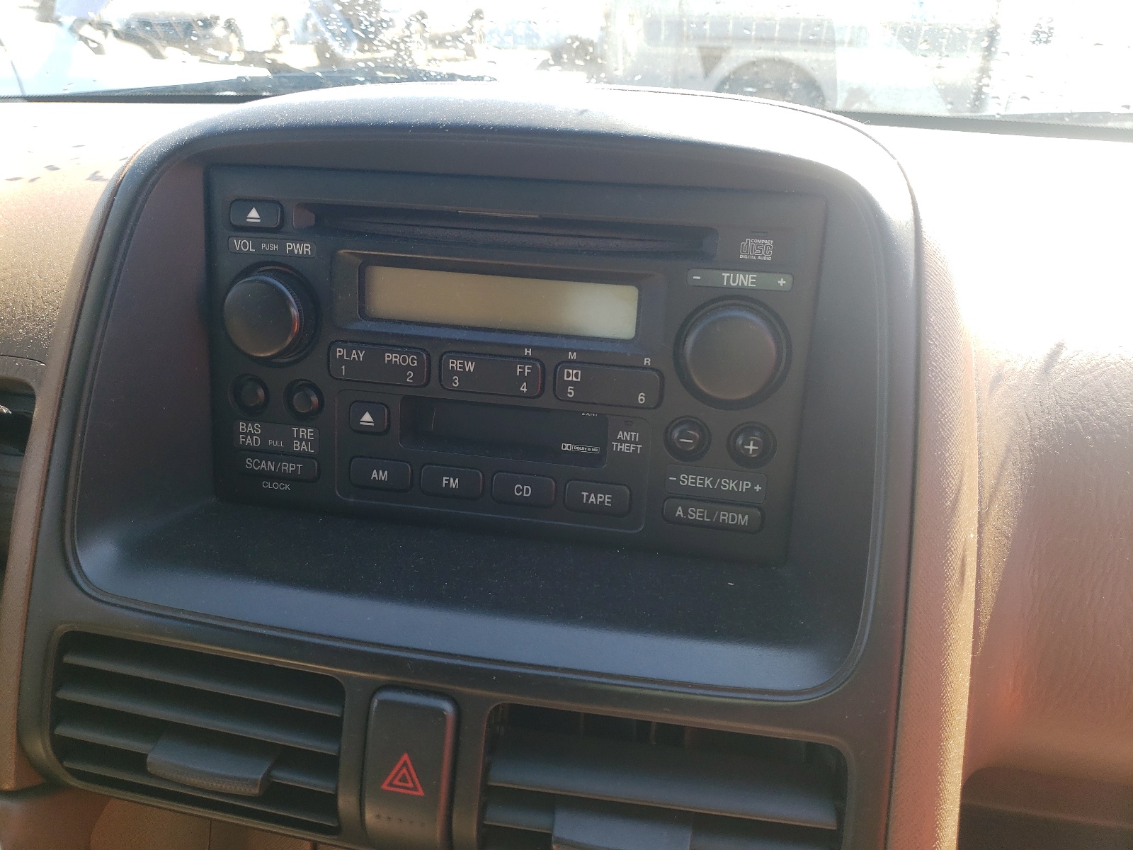 Photo 9 from auction – 2003 HONDA CR-V LX with VIN JHLRD78443C014274