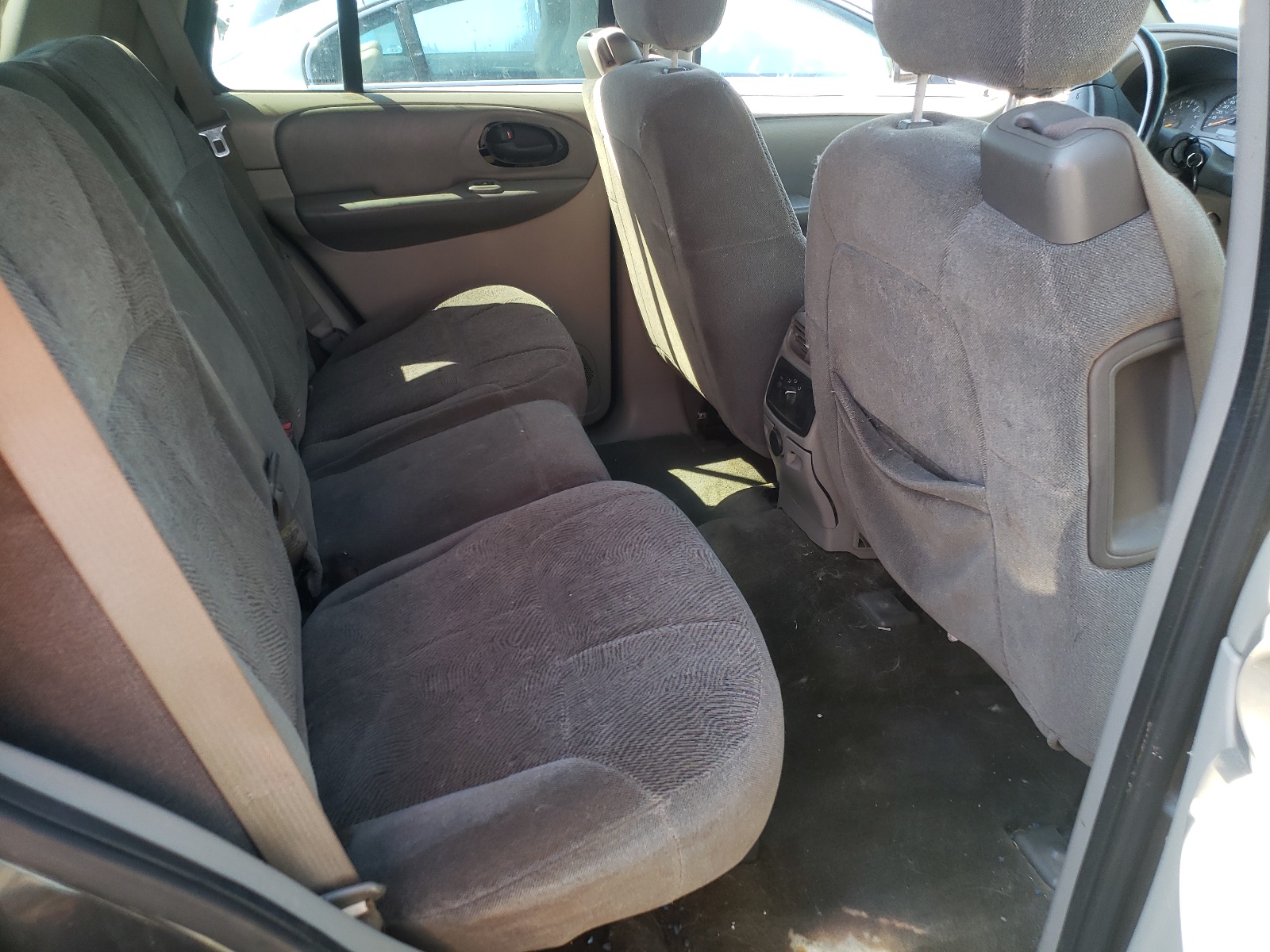 Photo 6 from auction – 2003 CHEVROLET TRAILBLAZE with VIN 1GNDT13S232388084