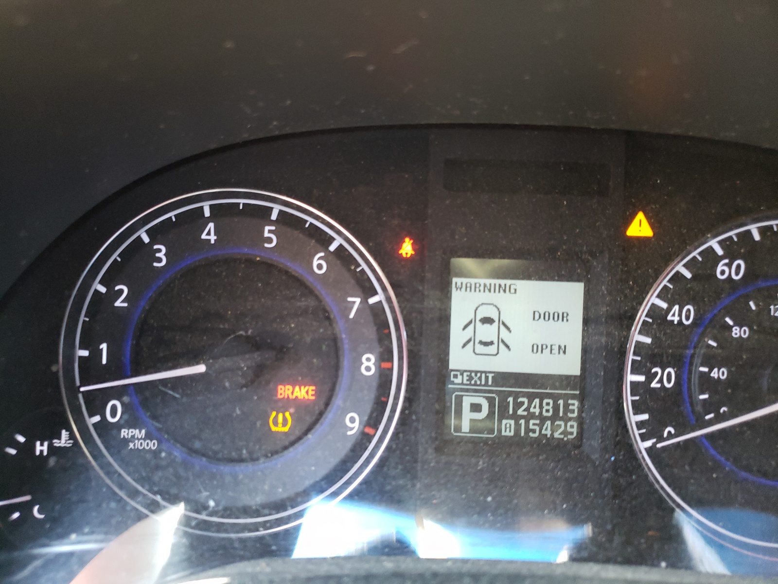Photo 8 from auction – 2011 INFINITI G25 BASE with VIN JN1DV6AP7BM602619