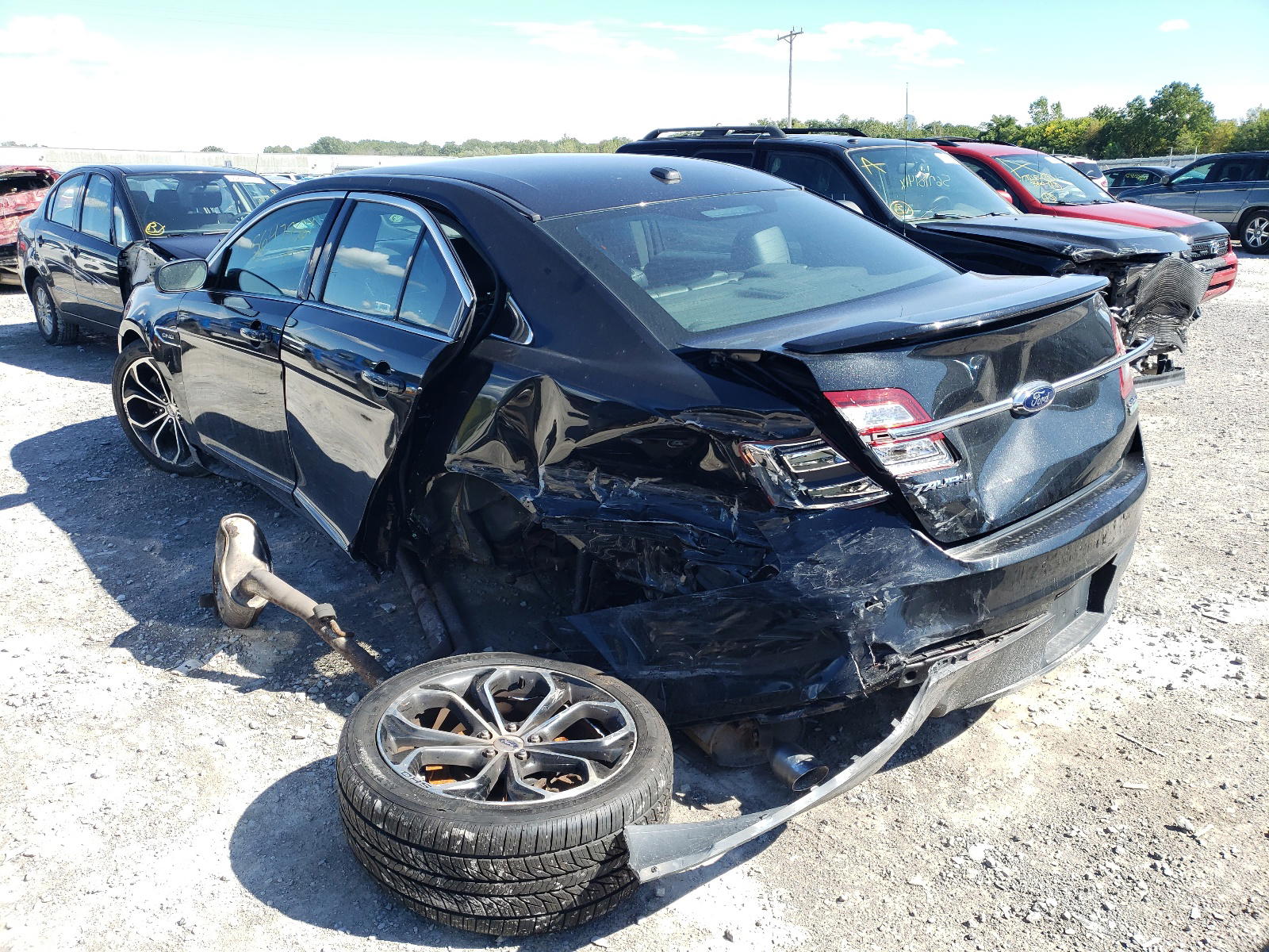 Photo 3 from auction – 2015 FORD TAURUS SHO with VIN 1FAHP2KT7FG143695