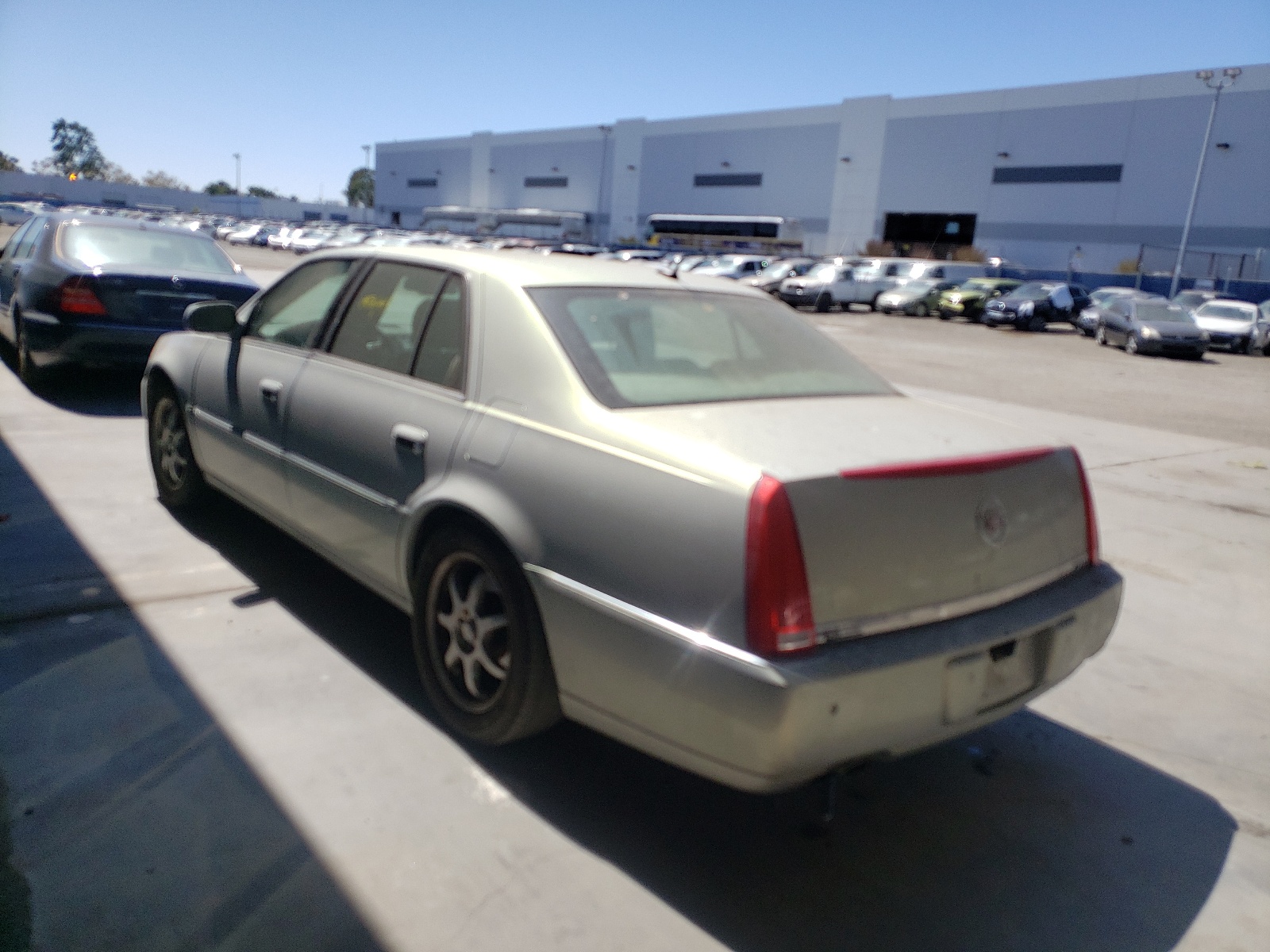 Photo 3 from auction – 2006 CADILLAC DTS with VIN 1G6KD57Y16U157059