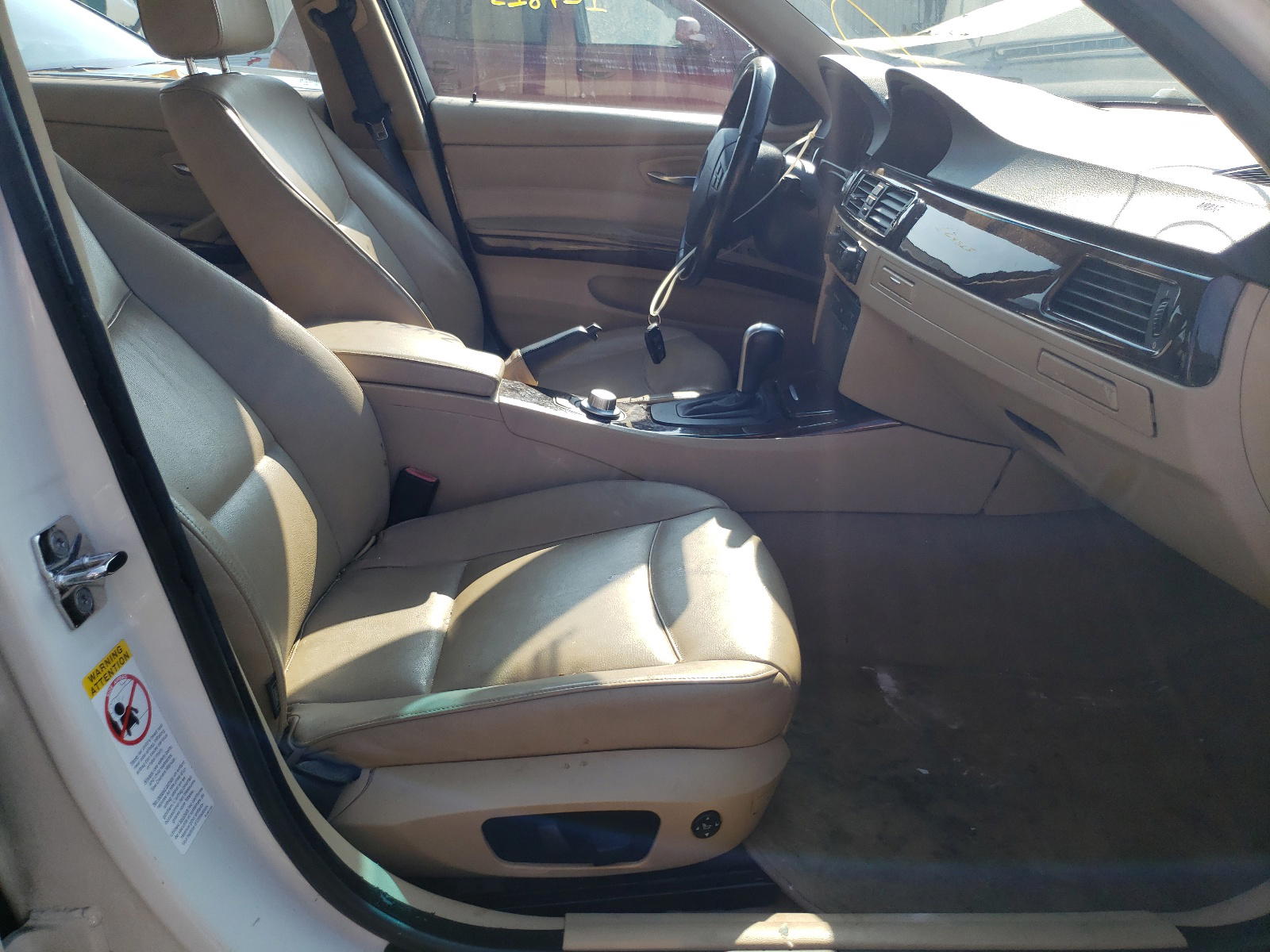 Photo 5 from auction – 2006 BMW 330 I with VIN WBAVB33536PS10260