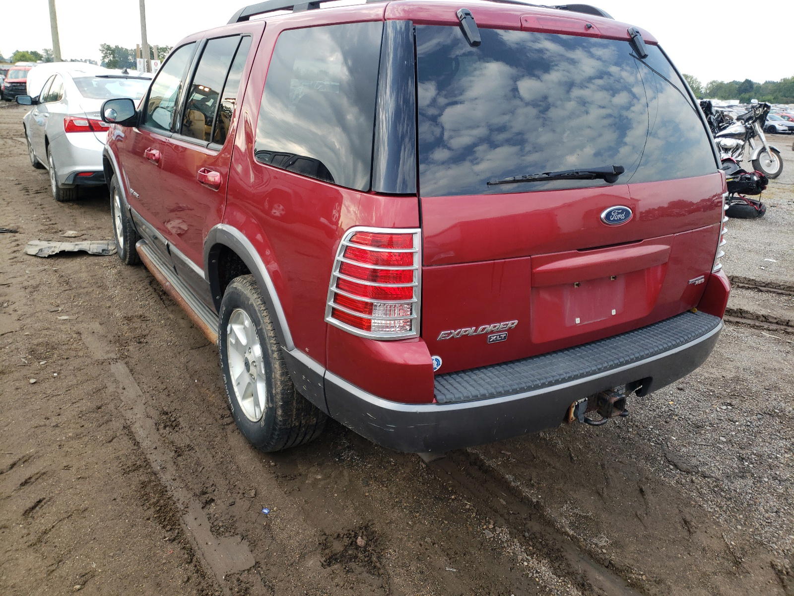 Photo 3 from auction – 2005 FORD EXPLORER X with VIN 1FMZU73K25UB55257