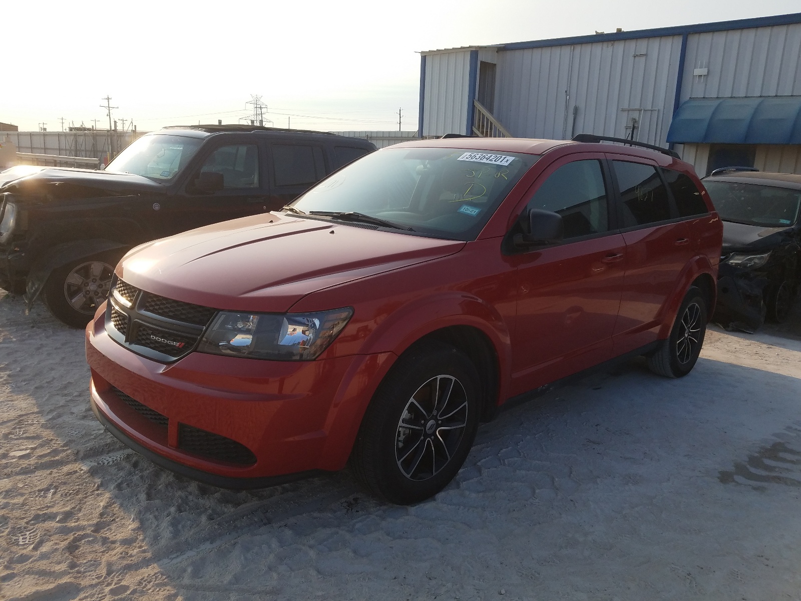 Photo 2 from auction – 2018 DODGE JOURNEY SE with VIN 3C4PDCAB5JT158861