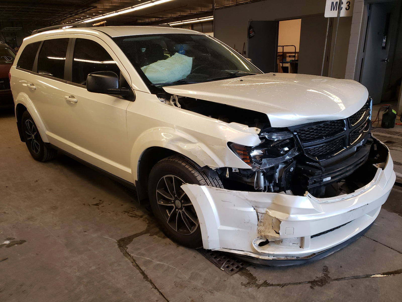 DODGE JOURNEY SE 2017 with VIN 3C4PDCAB5HT708893 - Photo from auction