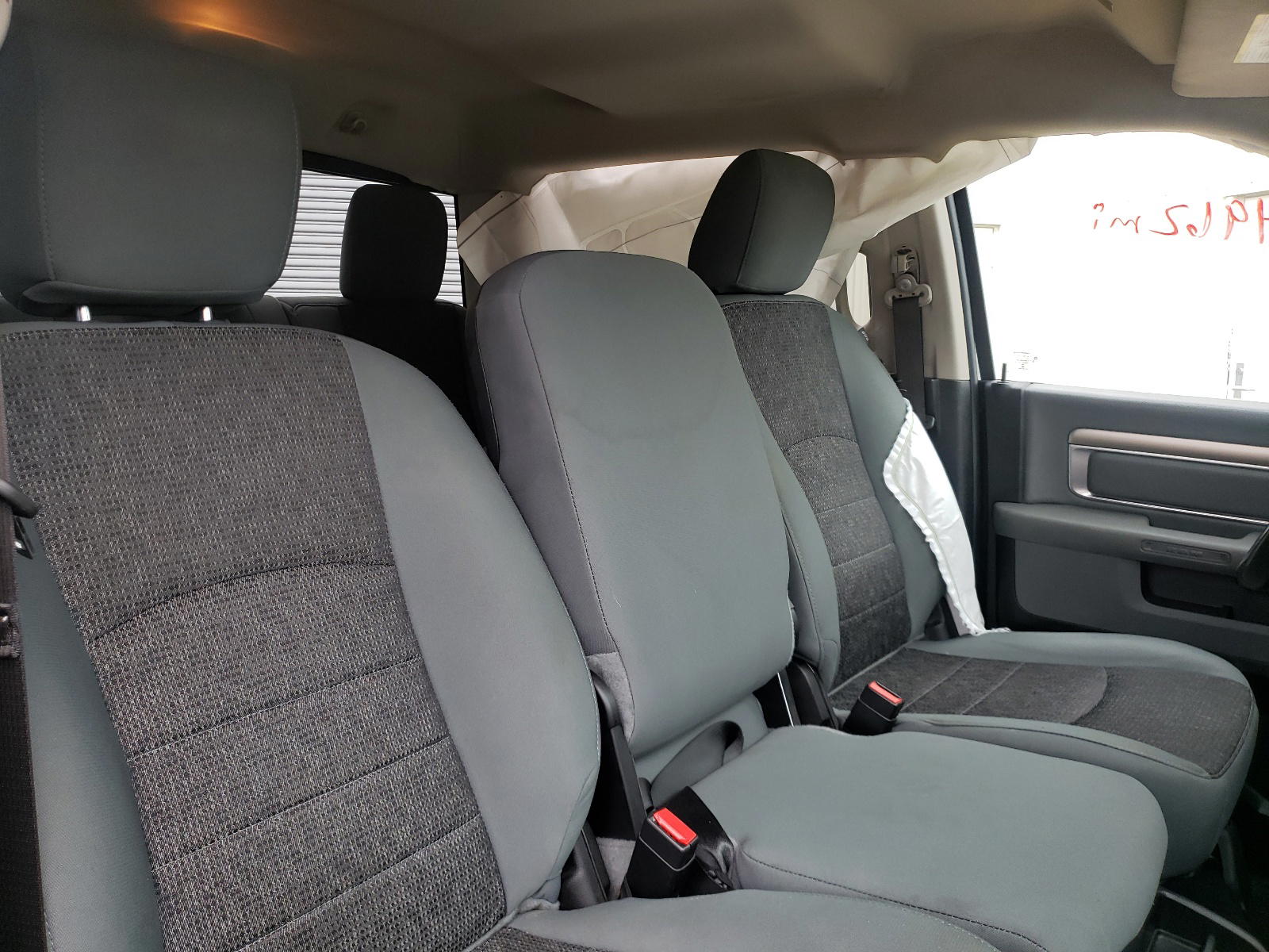 Photo 5 from auction – 2019 RAM 1500 CLASS with VIN 1C6RR6TT2KS722042