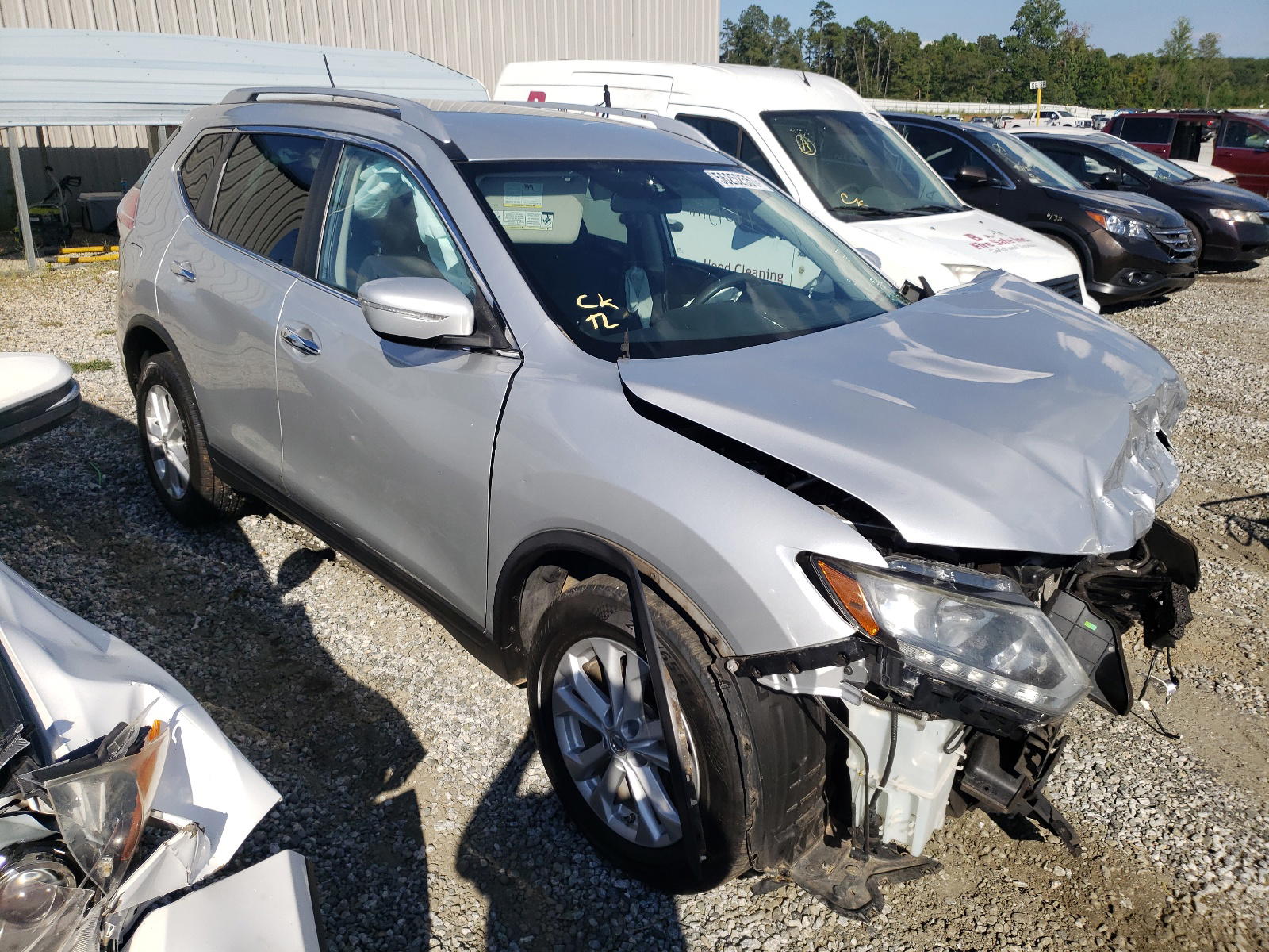 NISSAN ROGUE S 2015 with VIN KNMAT2MT8FP535590 - Photo from auction
