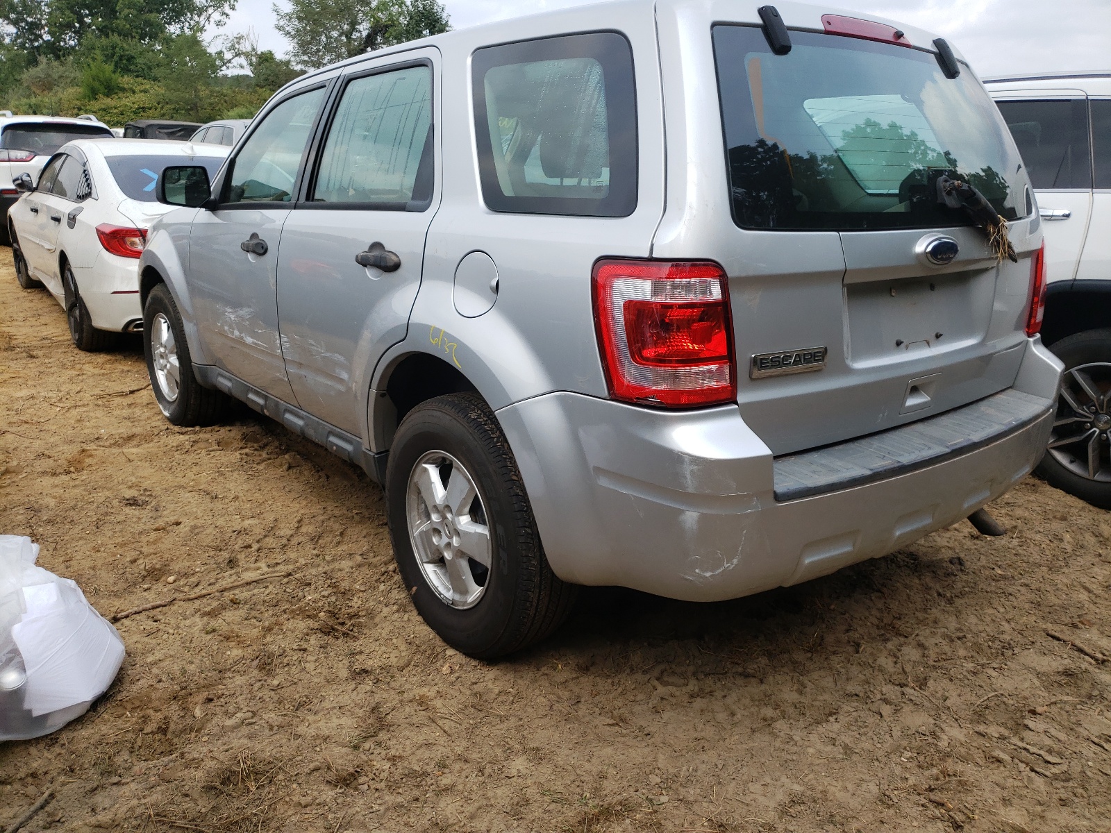 Photo 3 from auction – 2010 FORD ESCAPE XLS with VIN 1FMCU0C70AKC25109