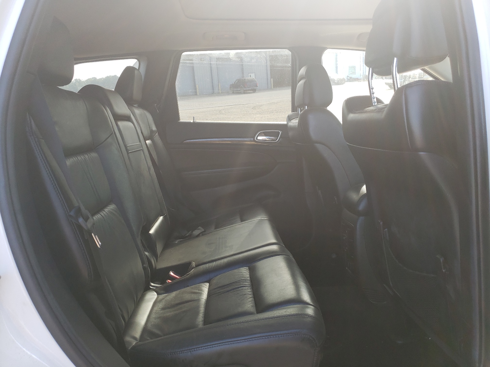 Photo 6 from auction – 2012 JEEP GRAND CHER with VIN 1C4RJFAT0CC335147