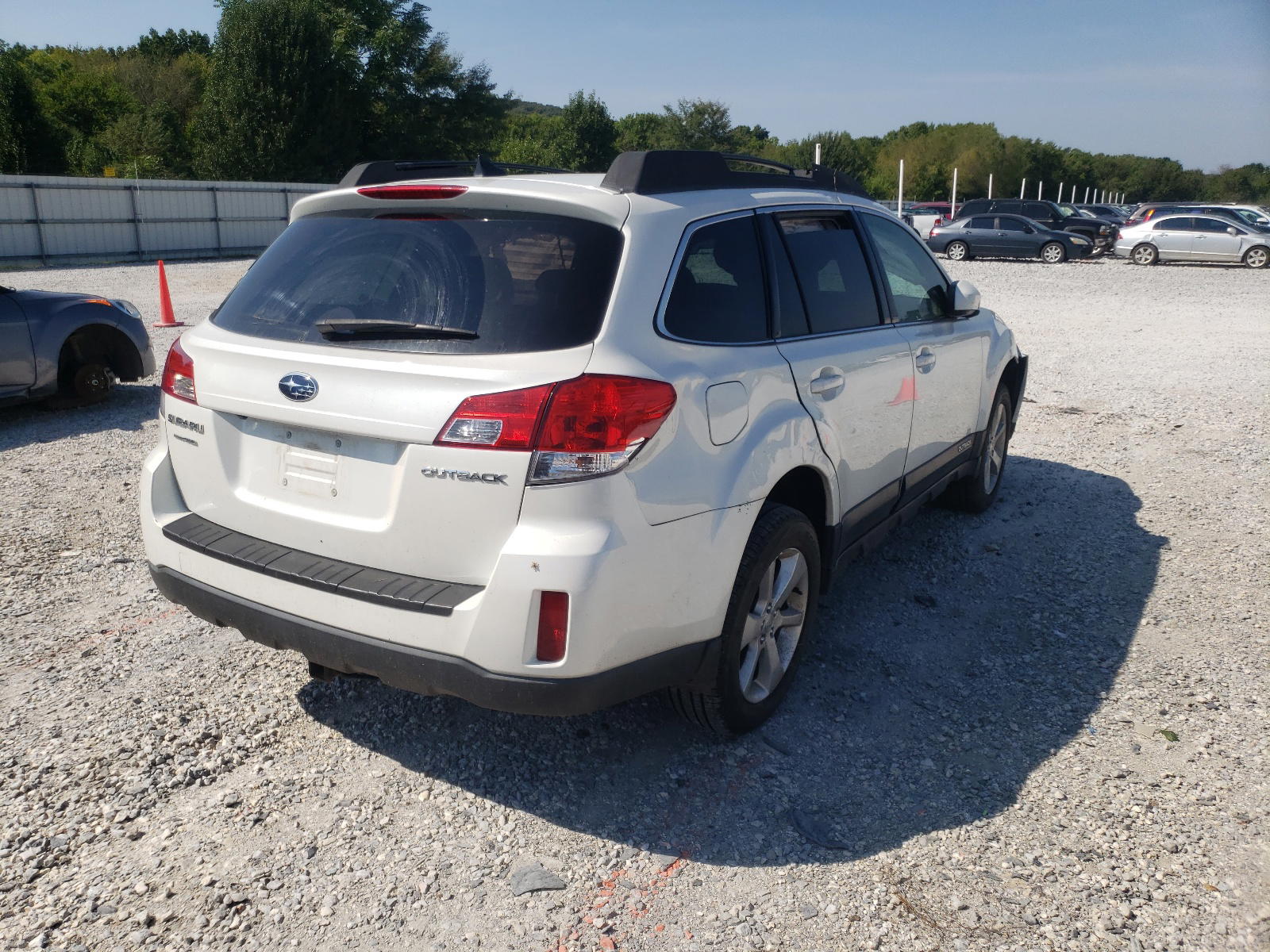 Photo 4 from auction – 2013 SUBARU OUTBACK 2. with VIN 4S4BRCKC9D3283859