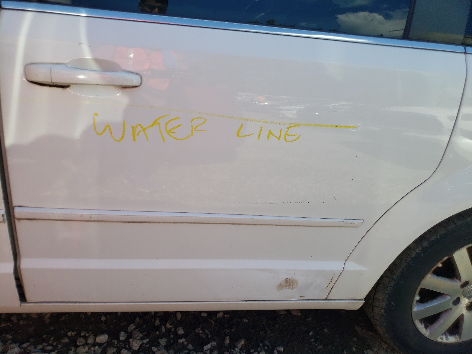 Photo 9 from auction – 2008 CHRYSLER TOWN & COU with VIN 2A8HR54P08R138306