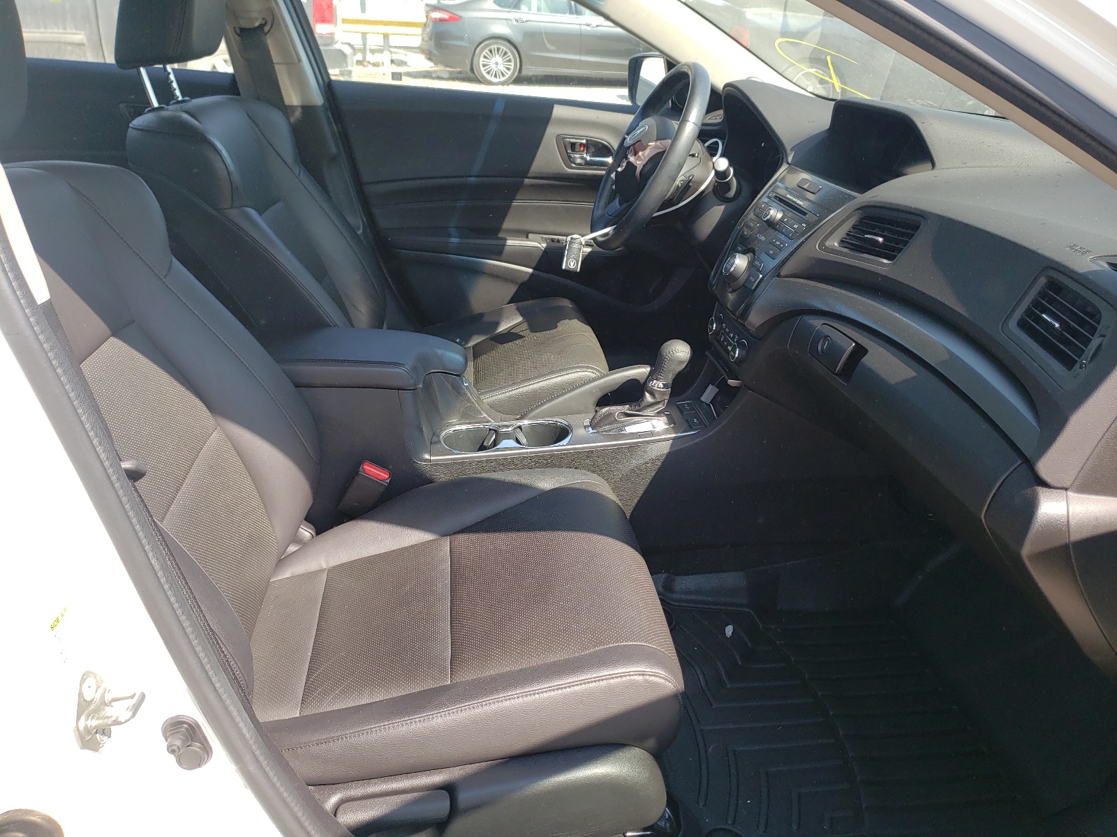 Photo 5 from auction – 2015 ACURA ILX 20 with VIN 19VDE1F32FE000827