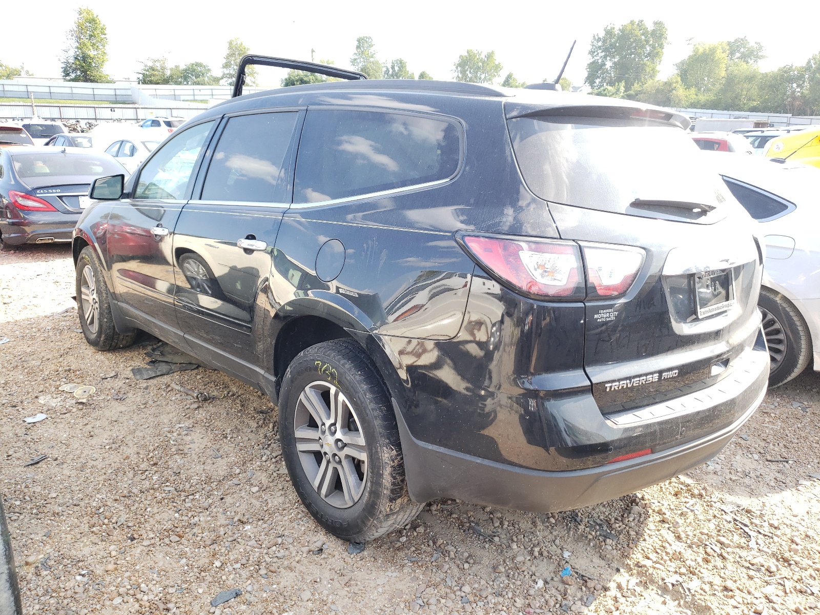 Photo 3 from auction – 2017 CHEVROLET TRAVERSE L with VIN 1GNKVHKD9HJ185588